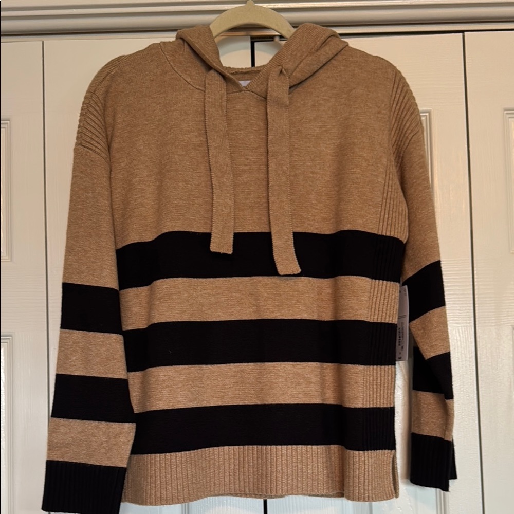 Liz Claiborne Sweater NWT